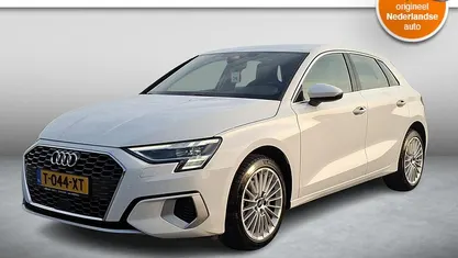 Wit Occasion 2023 Audi A3 Sportback Advanced Hatchback | € 24.900 (Super prijs)