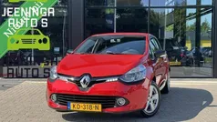 Rood, metallic lak Gebruikt 2016 Renault Clio IV Expression Hatchback | € 9.444 (Eerlijke prijs)