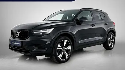 Zwart Gebruikt 2022 Volvo XC40 R-Design SUV | € 32.800 (Eerlijke prijs)