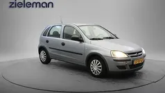 Grijs Gebruikt 2005 Opel Corsa Essentia Hatchback | € 1.345 (Eerlijke prijs)