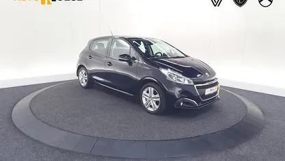 Hatchback Occasion 2019 Peugeot 208 Signature Sky Hatchback | € 11.900 (Eerlijke prijs)