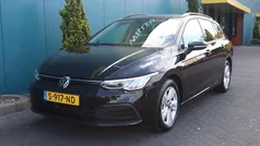 Zwart Gebruikt 2023 VW Golf VIII Life Stationwagen | € 22.450 (Eerlijke prijs)