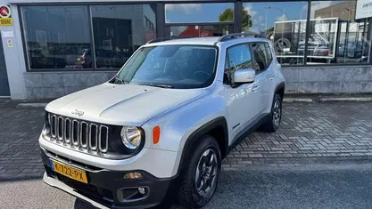 Grijs, andere lak Gebruikt 2016 Jeep Renegade Limited SUV | € 14.500 (Eerlijke prijs)