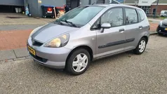 Grijs Gebruikt 2004 Honda Jazz LS Hatchback | € 1.349 (Eerlijke prijs)