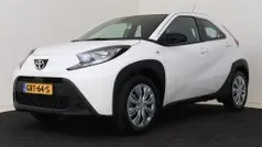 Wit Gebruikt 2024 Toyota Aygo Play Hatchback | € 18.945 (Eerlijke prijs)