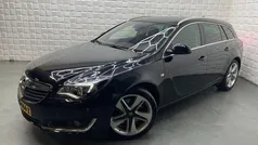 Zwart, metallic lak Gebruikt 2016 Opel Insignia Innovation Stationwagen | € 17.499 (Goede deal)