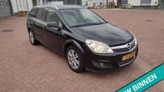 Zwart Gebruikt 2009 Opel Astra Cosmo Stationwagen | € 1.275 (Eerlijke prijs)