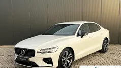 Wit Gebruikt 2020 Volvo S60 R-Design Sedan | € 26.935 (Eerlijke prijs)