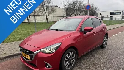 Rood Occasion 2018 Mazda 2 Hatchback | € 6.499 (Goede deal)