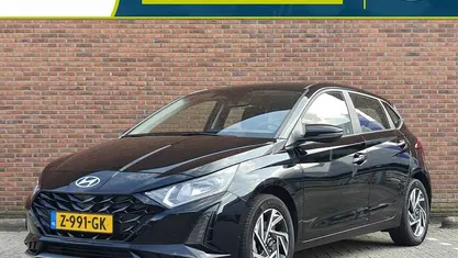 Zwart Occasion 2024 Hyundai i20 Comfort Hatchback | € 22.035 (Eerlijke prijs)