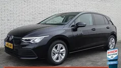 Zwart Gebruikt 2020 VW Golf VIII Life Hatchback | € 18.500 (Eerlijke prijs)