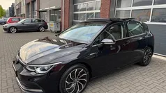 Zwart Gebruikt 2020 VW Golf VII Highline Hatchback | € 23.950 (Eerlijke prijs)