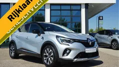 Zilver metallic Gebruikt 2022 Renault Captur Intens SUV | € 23.900 (Eerlijke prijs)