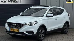 Wit Gebruikt 2021 MG ZS Luxury Sedan | € 14.998 (Super prijs)