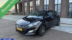 Zwart Gebruikt 2016 Hyundai i30 Hatchback | € 7.950 (Eerlijke prijs)
