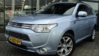 Occasion Mitsubishi Outlander Instyle 203 PK (149 kW) 2013 Blauw SUV