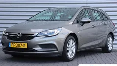 Grijs Gebruikt 2017 Opel Astra Edition+ Stationwagen | € 11.095 (Eerlijke prijs)