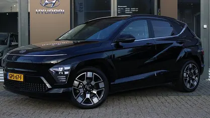 Zwart Occasion 2024 Hyundai Kona Comfort SUV | € 31.895 (Eerlijke prijs)