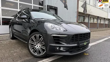 Grijs (metallic) Gebruikt 2017 Porsche Macan Turbo SUV | € 34.950 (Eerlijke prijs)