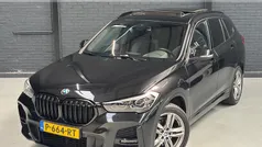 Zwart, metallic lak Gebruikt 2020 BMW X1 M Sport SUV | € 25.725 (Eerlijke prijs)