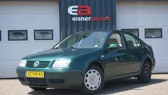 Groen Gebruikt 1999 VW Bora Trendline Sedan | € 1.449 (Eerlijke prijs)