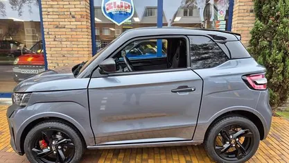 Nieuw Ligier JS50 2026 Grijs Hatchback