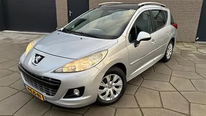 Grijs Gebruikt 2012 Peugeot 207 Active Stationwagen | € 3.295 (Eerlijke prijs)