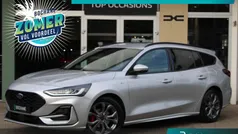 Grijs Gebruikt 2022 Ford Focus ST-Line Stationwagen | € 21.295 (Eerlijke prijs)