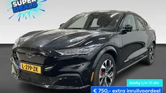 Zwart Gebruikt 2021 Ford Mustang Mach-E SUV | € 28.925 (Eerlijke prijs)