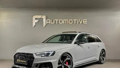 Grijs Occasion 2019 Audi RS4 Business Stationwagen | € 52.890 (Eerlijke prijs)