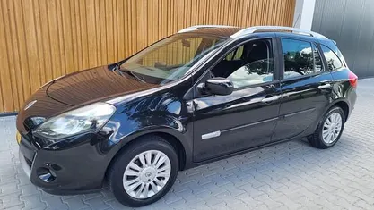 Zwart Gebruikt 2011 Renault Clio GrandTour Collection Stationwagen | € 2.450 (Eerlijke prijs)