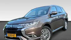 Bruin Gebruikt 2021 Mitsubishi Outlander P-HEV SUV | € 24.930 (Goede deal)