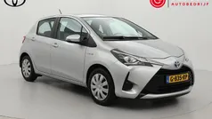 Grijs Gebruikt 2018 Toyota Yaris Hybrid Hatchback | € 15.250 (Eerlijke prijs)