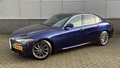 Blauw Gebruikt 2017 Alfa Romeo Giulia Sedan | € 26.950 (Eerlijke prijs)