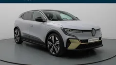 Grijs Gebruikt 2022 Renault Megane E-Tech Iconic Hatchback | € 26.990 (Eerlijke prijs)