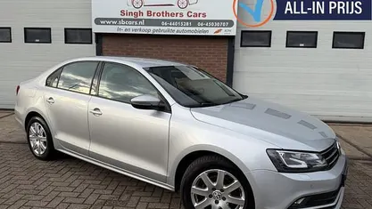 Grijs Gebruikt 2015 VW Jetta Comfortline Sedan | € 7.999 (Eerlijke prijs)