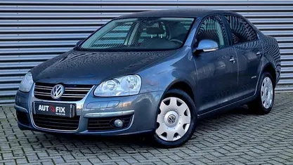 Grijs Gebruikt 2009 VW Jetta Trendline Sedan | € 3.950 (Eerlijke prijs)