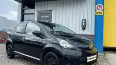 Zwart Gebruikt 2013 Toyota Aygo Hatchback | € 5.950 (Eerlijke prijs)