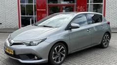 Grijs Gebruikt 2016 Toyota Auris Hybrid Trend Hatchback | € 13.700 (Eerlijke prijs)