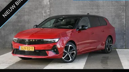 Rood Occasion 2024 Opel Astra Stationwagen | € 24.995 (Eerlijke prijs)