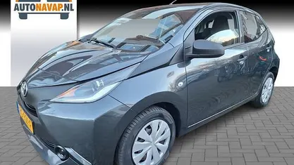 Grijs Gebruikt 2017 Toyota Aygo Hatchback | € 7.995 (Goede deal)