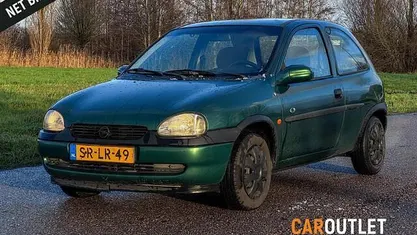 Groen Occasion 1998 Opel Corsa Hatchback | € 1.990 (Eerlijke prijs)