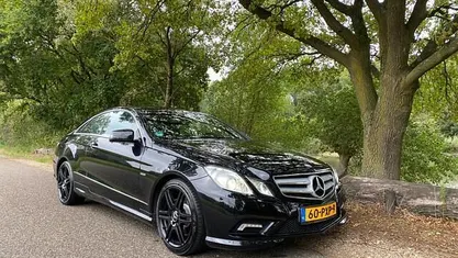 Zwart Occasion 2011 Mercedes E200 Avantgarde Coupé | € 11.750 (Eerlijke prijs)