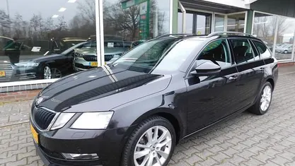 Occasion 2020 Skoda Octavia Stationwagen | € 15.950 (Eerlijke prijs)