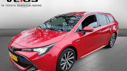 Occasion Toyota Corolla Plus 98 PK (72 kW) 2021 Rood Stationwagen
