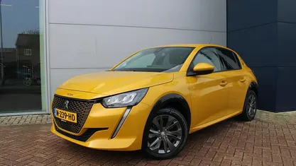 Occasion 2021 Peugeot e-208 Allure Hatchback | € 14.400 (Eerlijke prijs)