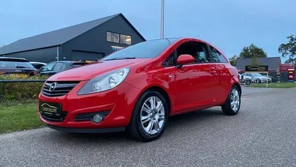 Occasion Opel Corsa Color Edition 101 PK (74 kW) 2010 Rood, metallic lak Hatchback