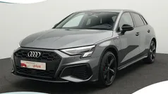 Grijs Gebruikt 2024 Audi A3 Sportback e-tron S-Line Sedan | € 39.900 (Eerlijke prijs)