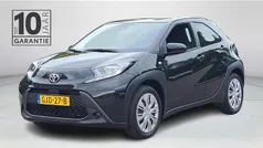 Zwart Gebruikt 2024 Toyota Aygo Play Hatchback | € 18.450 (Eerlijke prijs)