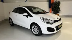 Wit Gebruikt 2014 Kia Rio Hatchback | € 6.650 (Eerlijke prijs)